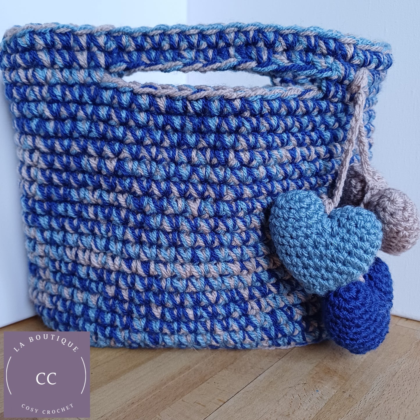 Panier sac déco cœurs bleu et beige