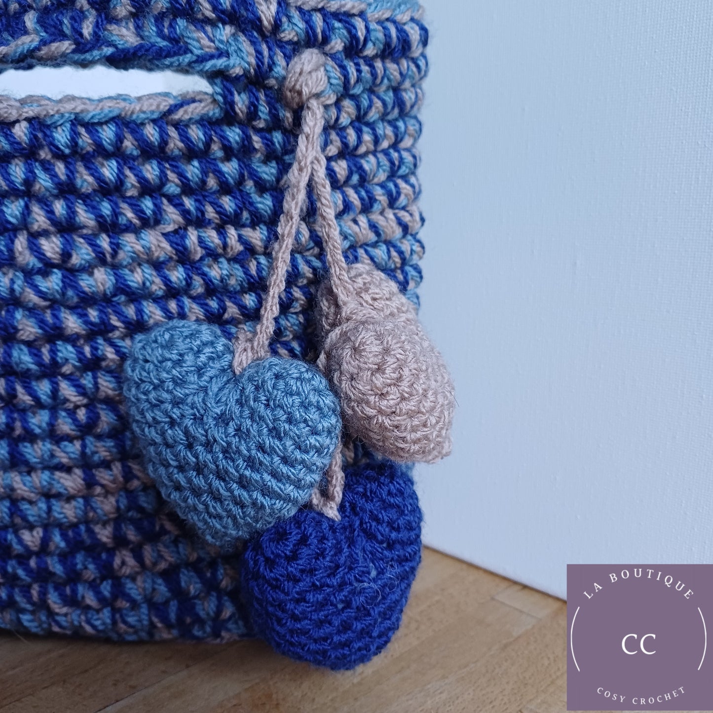 Panier sac déco cœurs bleu et beige