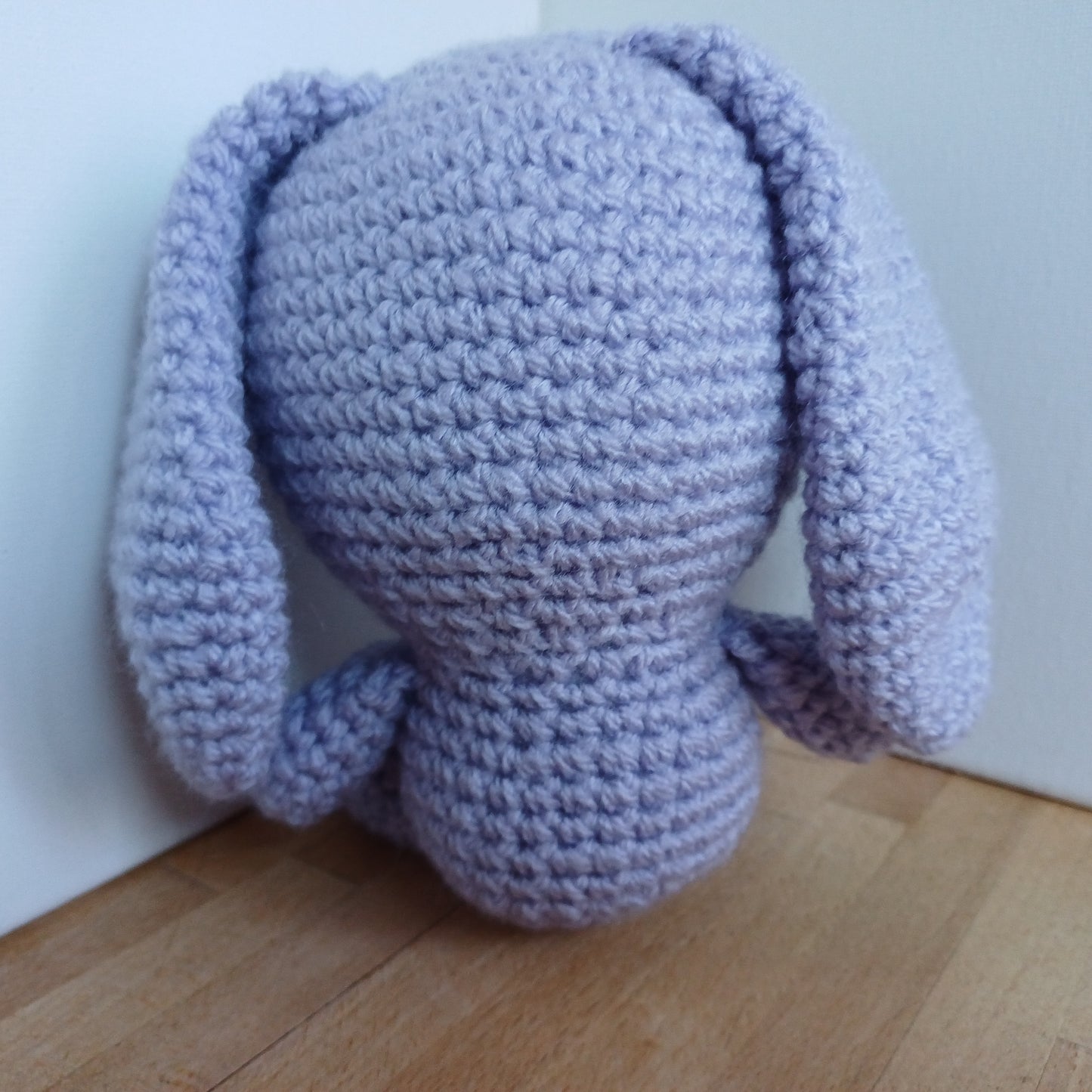 Lapin longues oreilles mauve