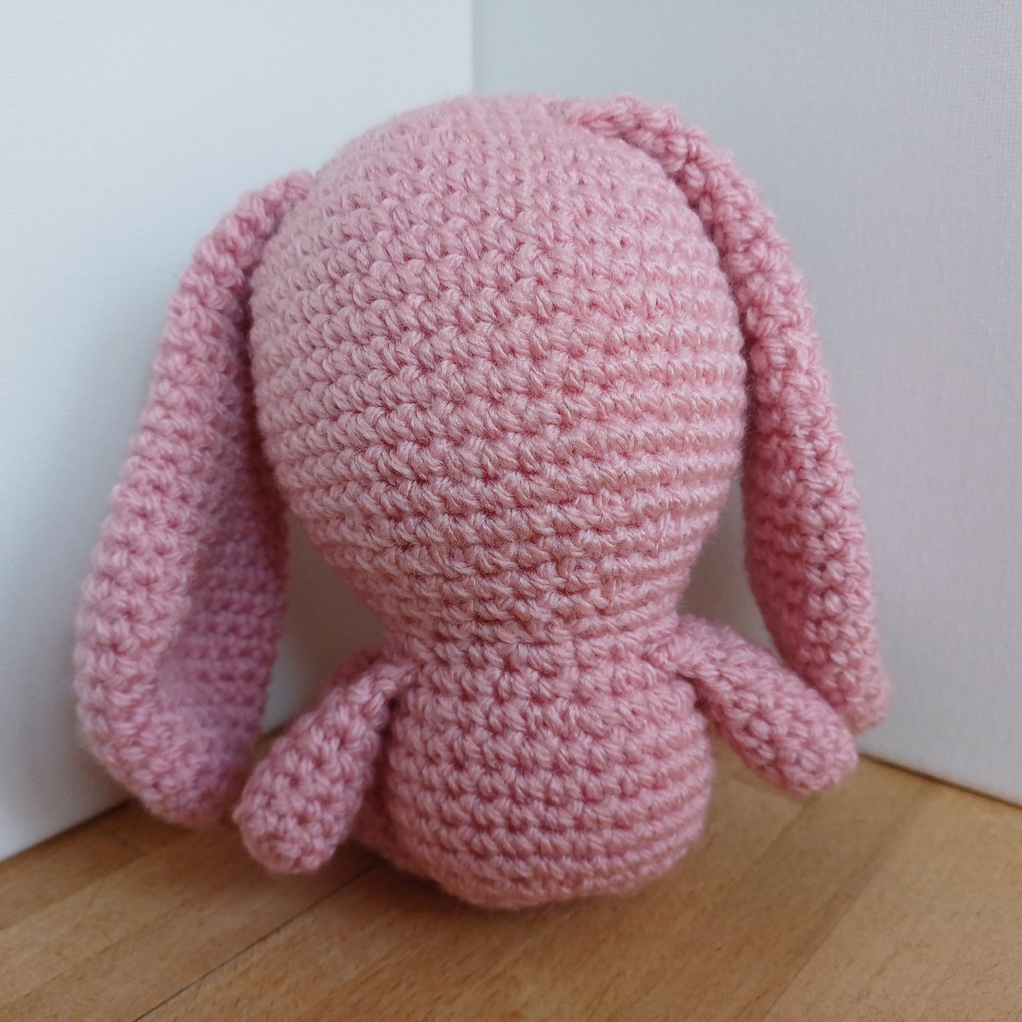 Lapin longues oreilles rose