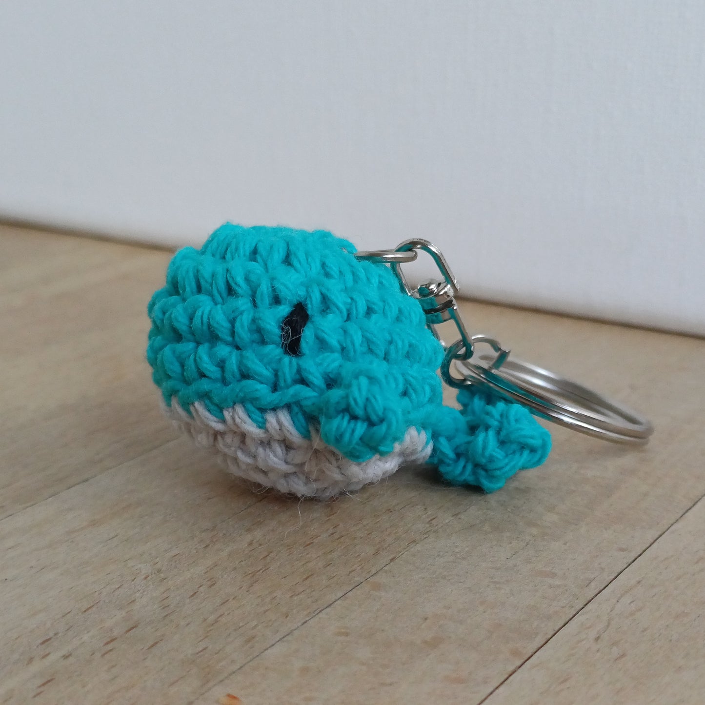 Porte-clés mini baleine turquoise
