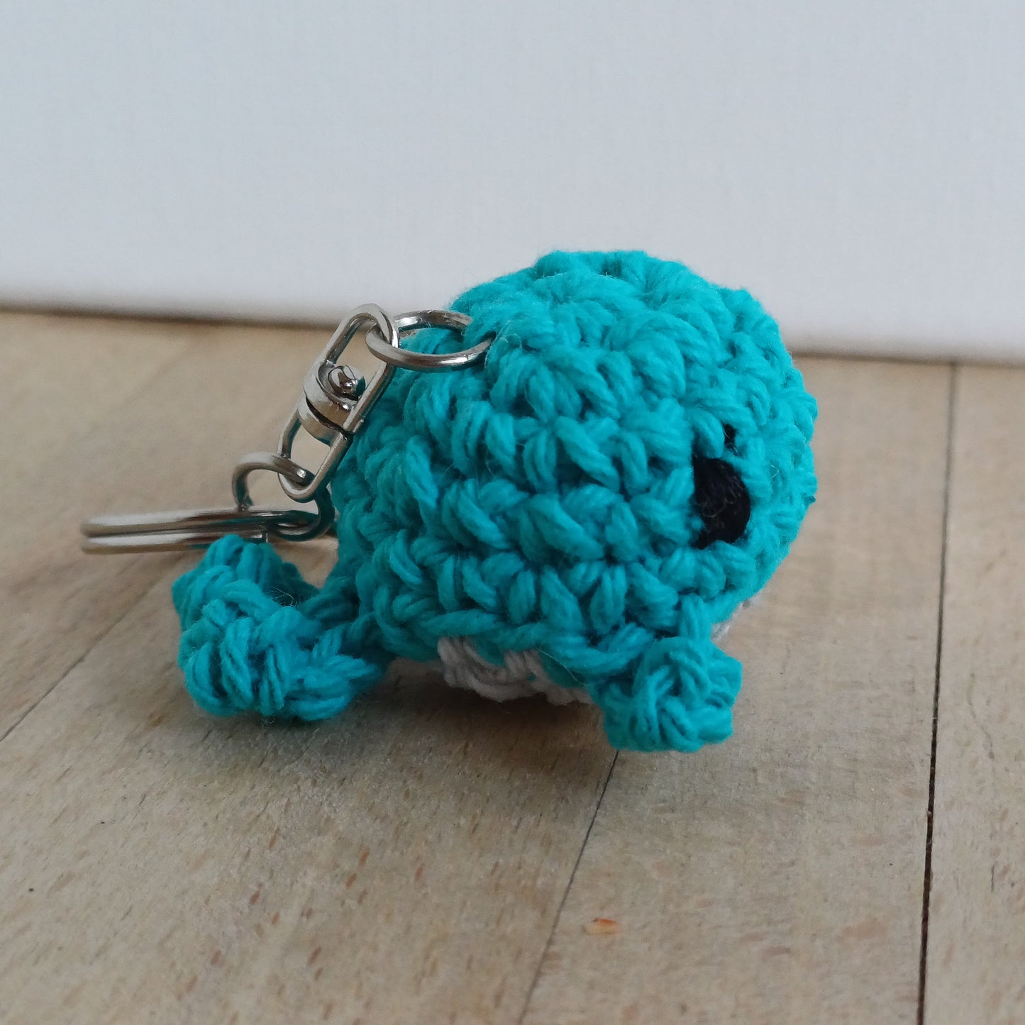 Porte-clés mini baleine turquoise