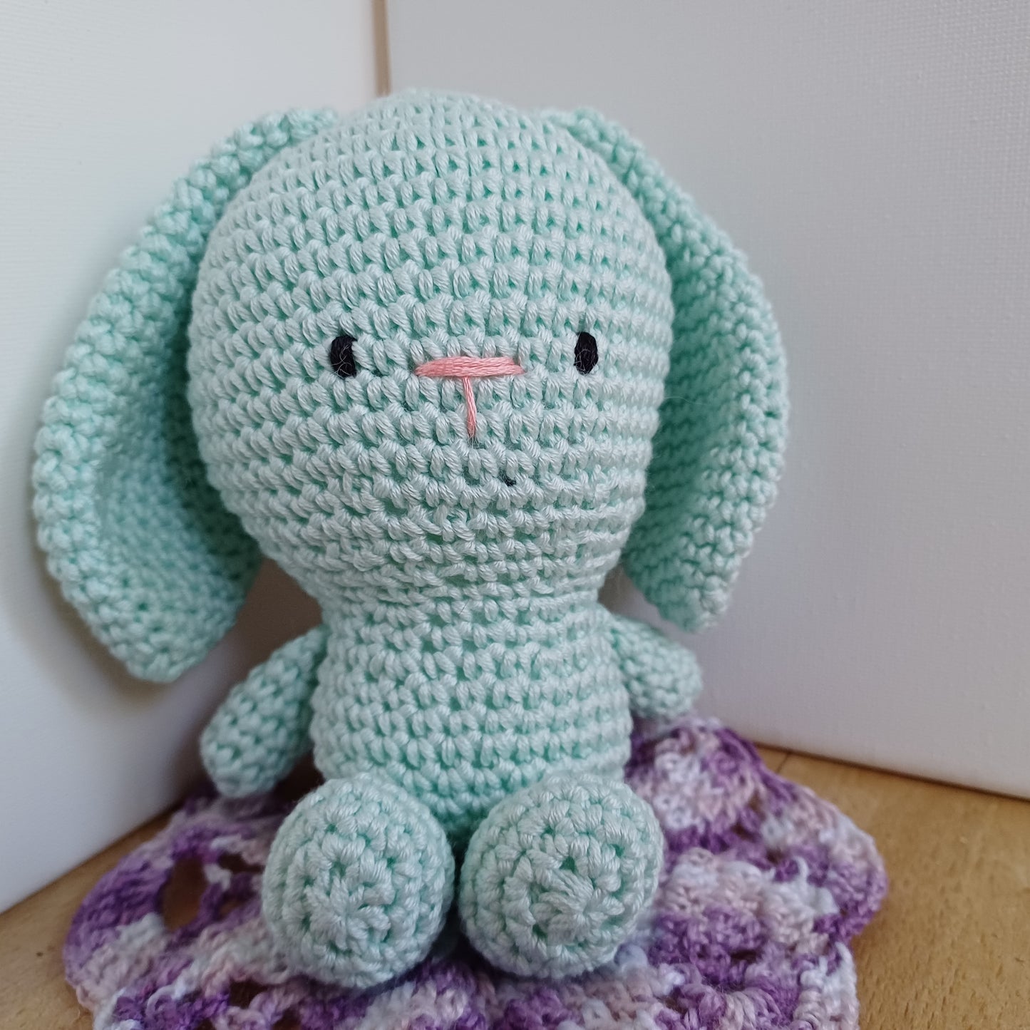 Lapin longues oreilles vert pastel