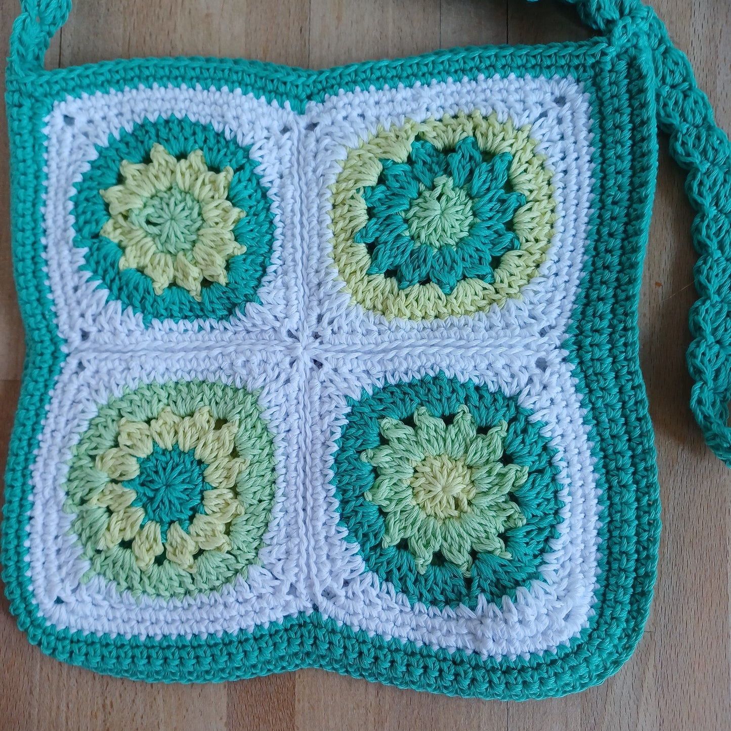 Petit sac fleuri vert
