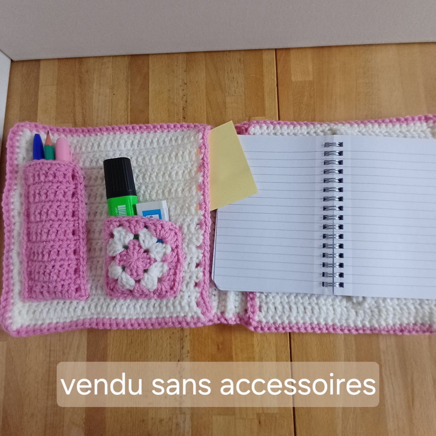 Etui pour carnet avec rangements rose et blanc