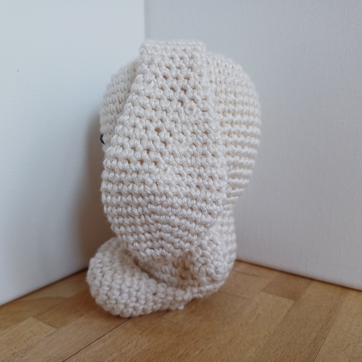Lapin longues oreilles écru