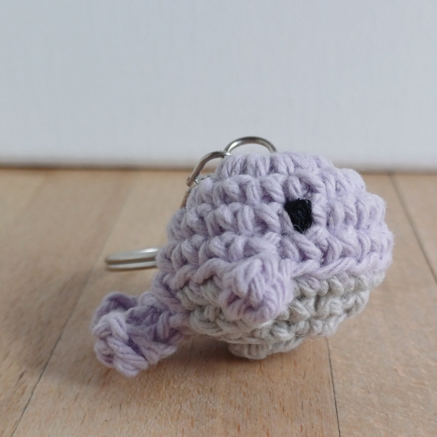Porte-clés mini baleine mauve pastel