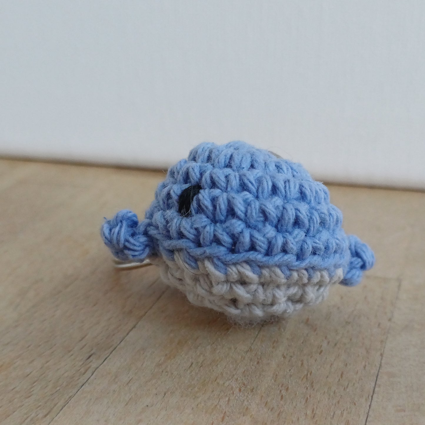 Porte-clés mini baleine lilas