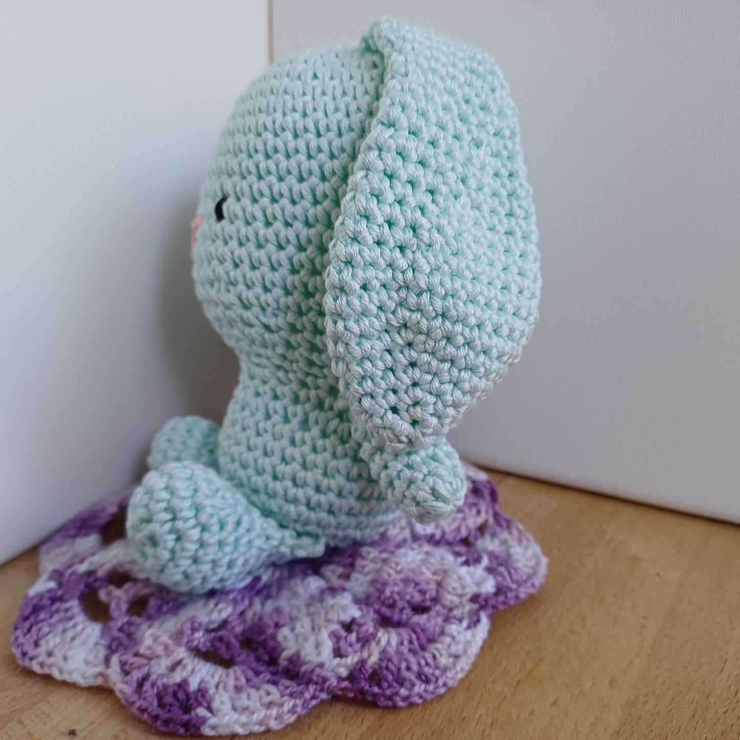 Lapin longues oreilles vert pastel
