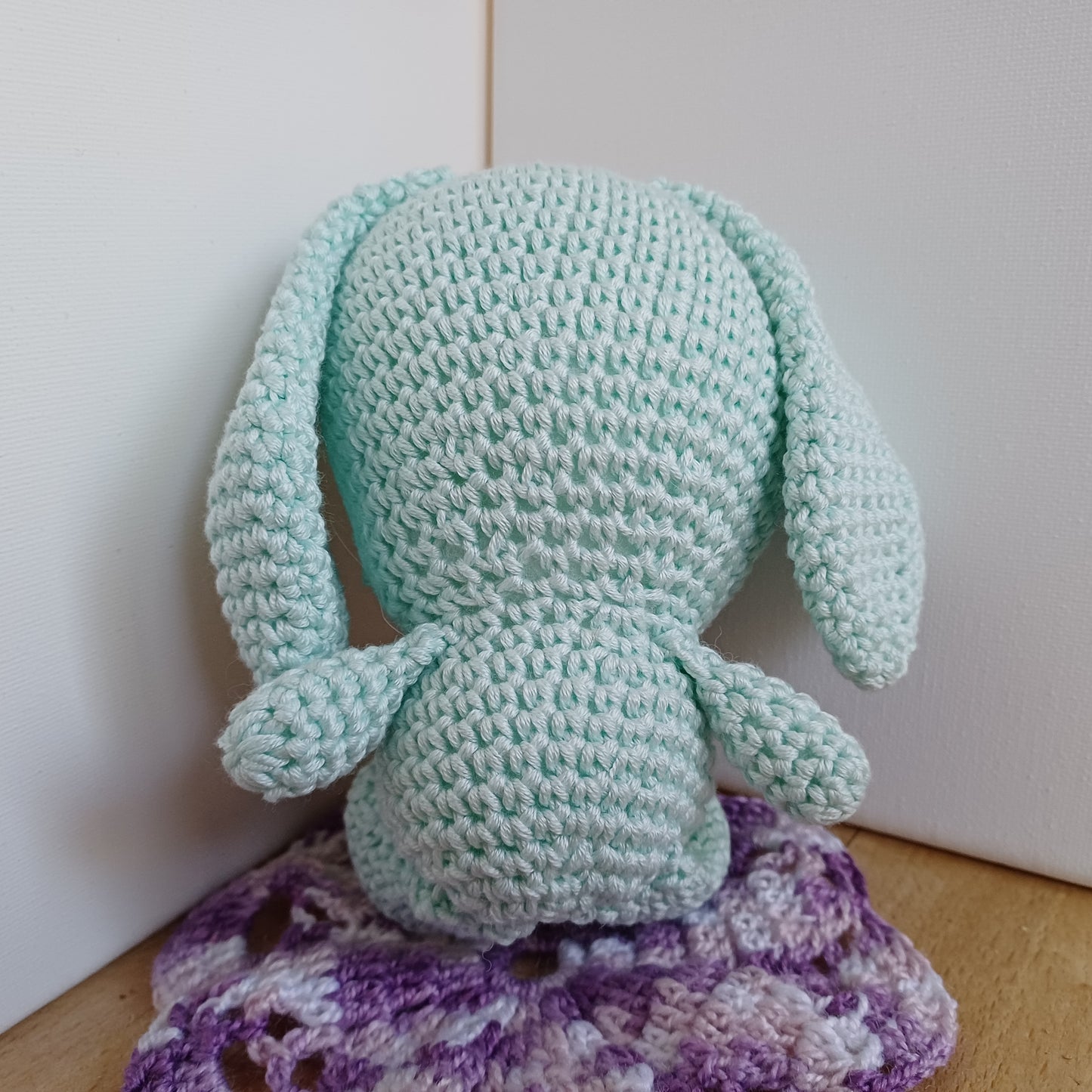 Lapin longues oreilles vert pastel