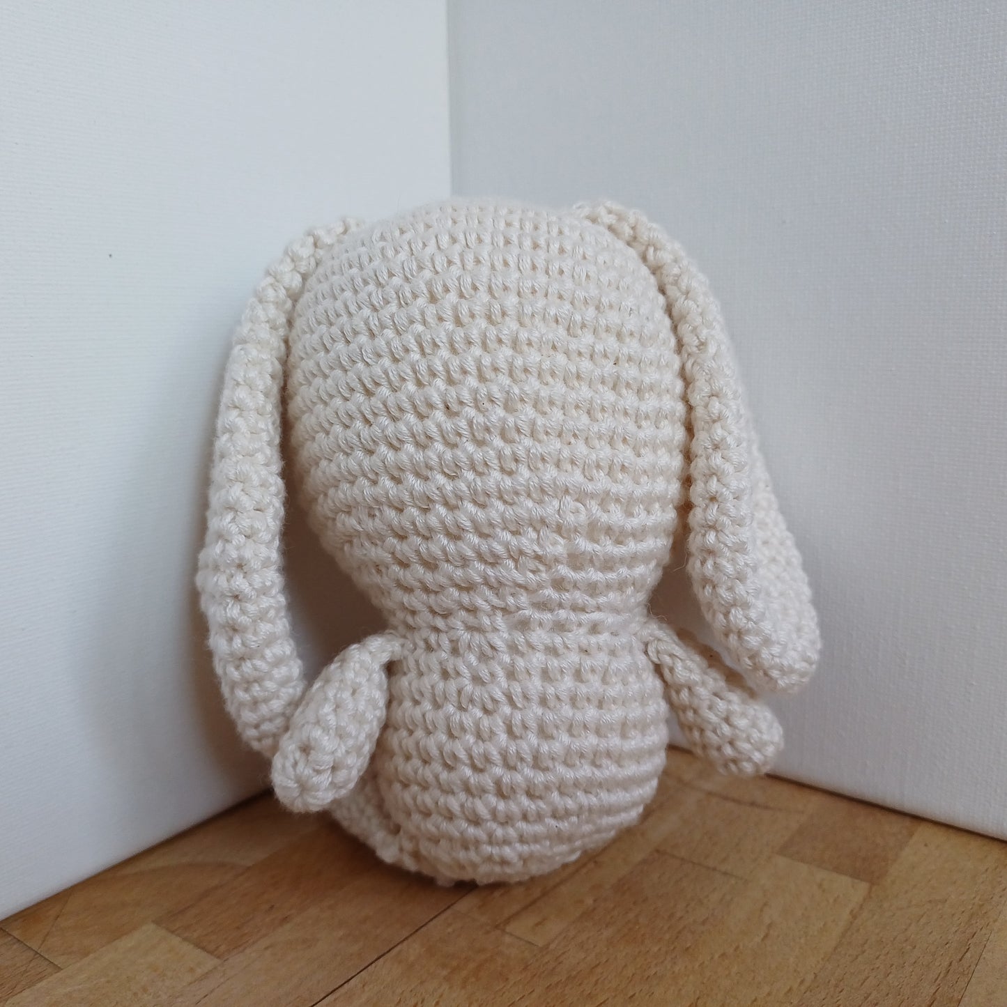Lapin longues oreilles écru