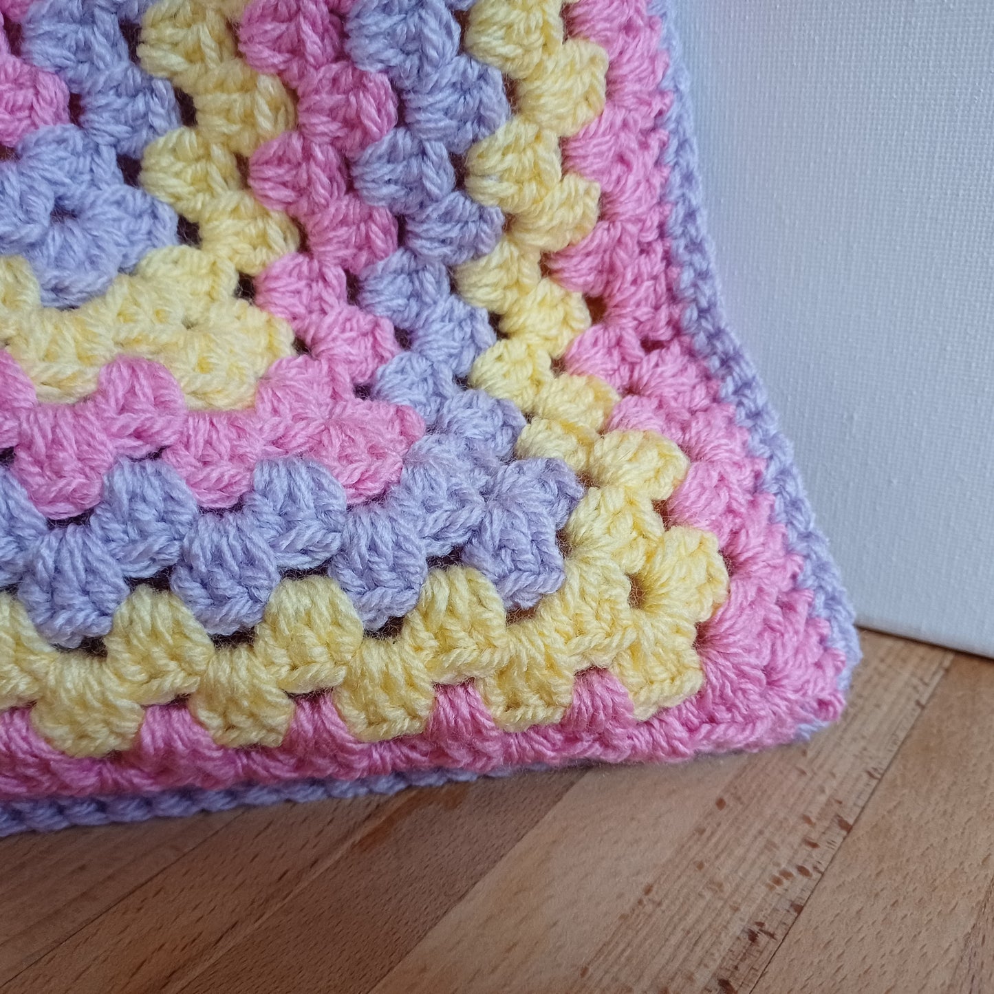 Tote bag jaune, violet et rose