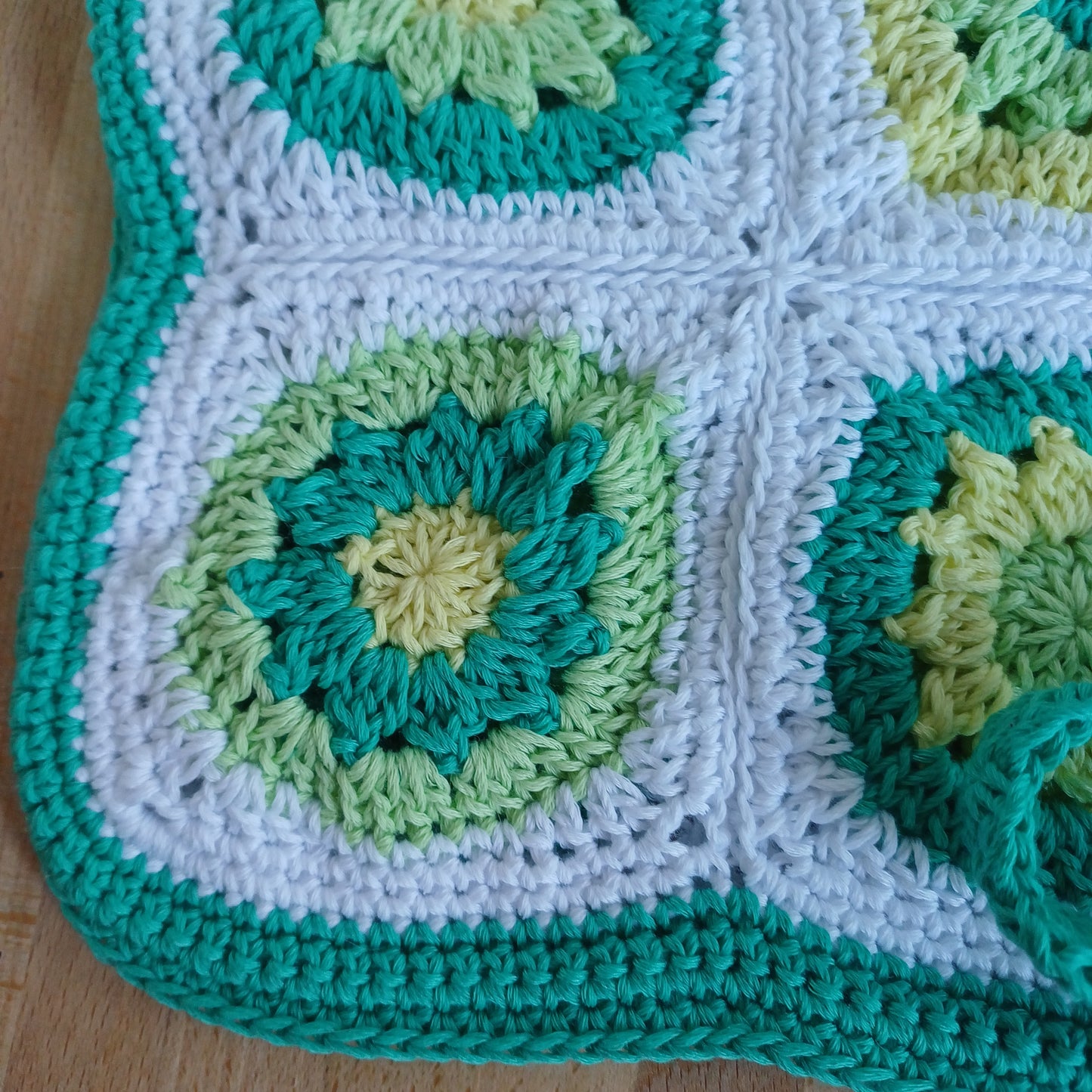 Petit sac fleuri vert