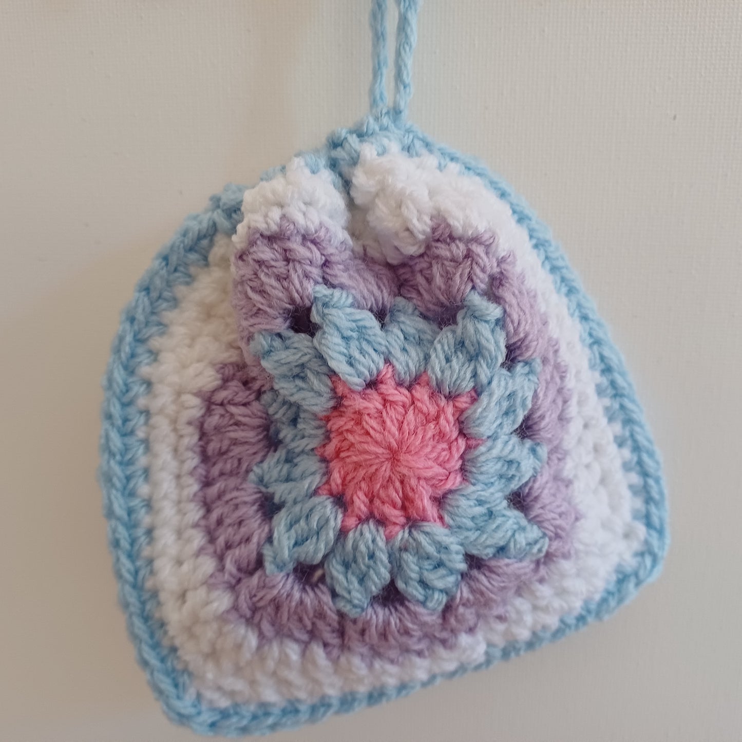 Pochon granny bleu, violet et rose
