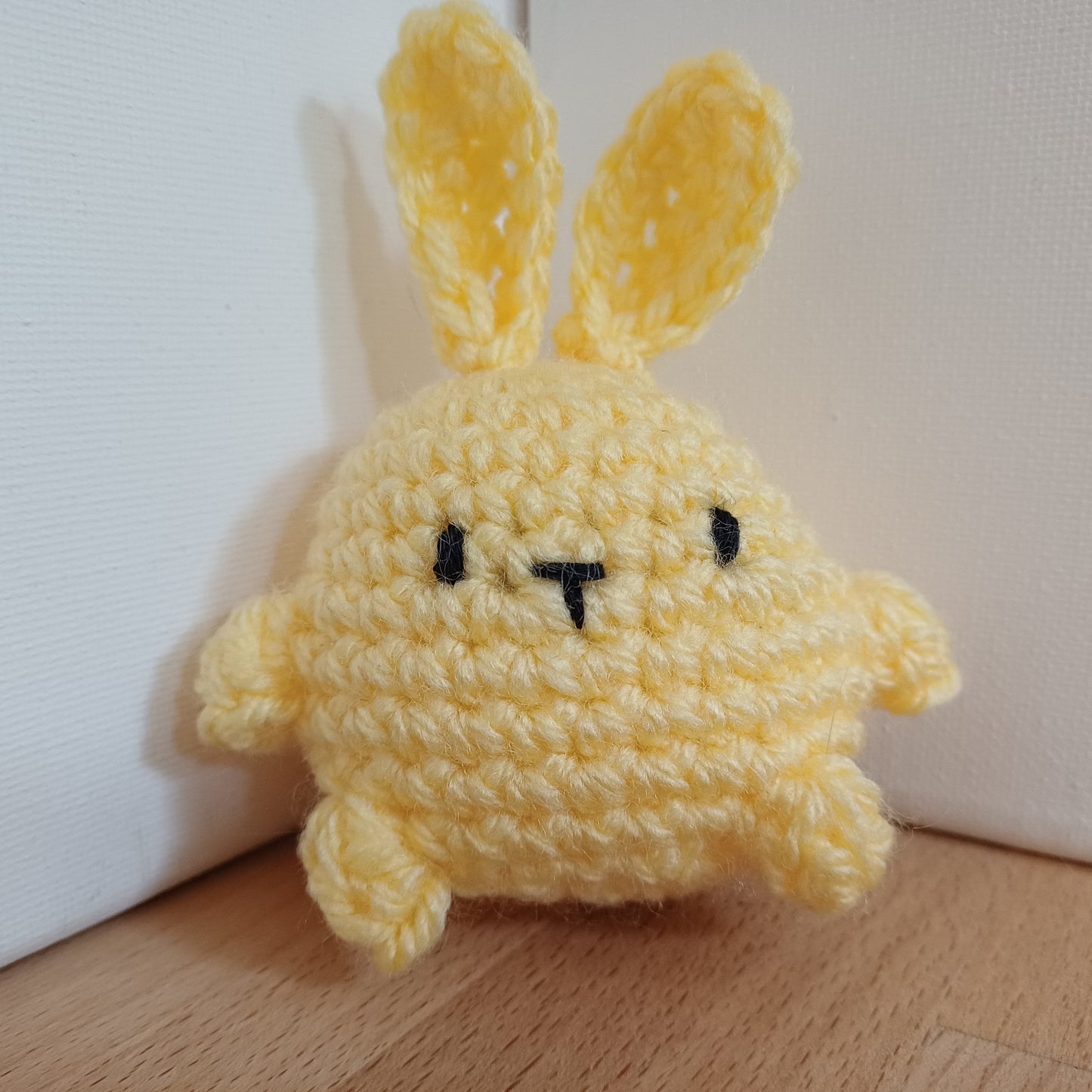 Mini lapin jaune