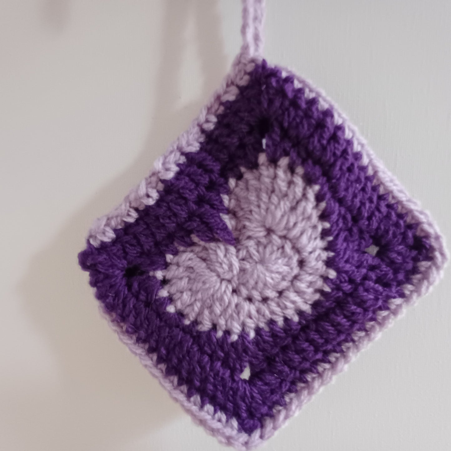 Pochon granny coeur duo de violet.