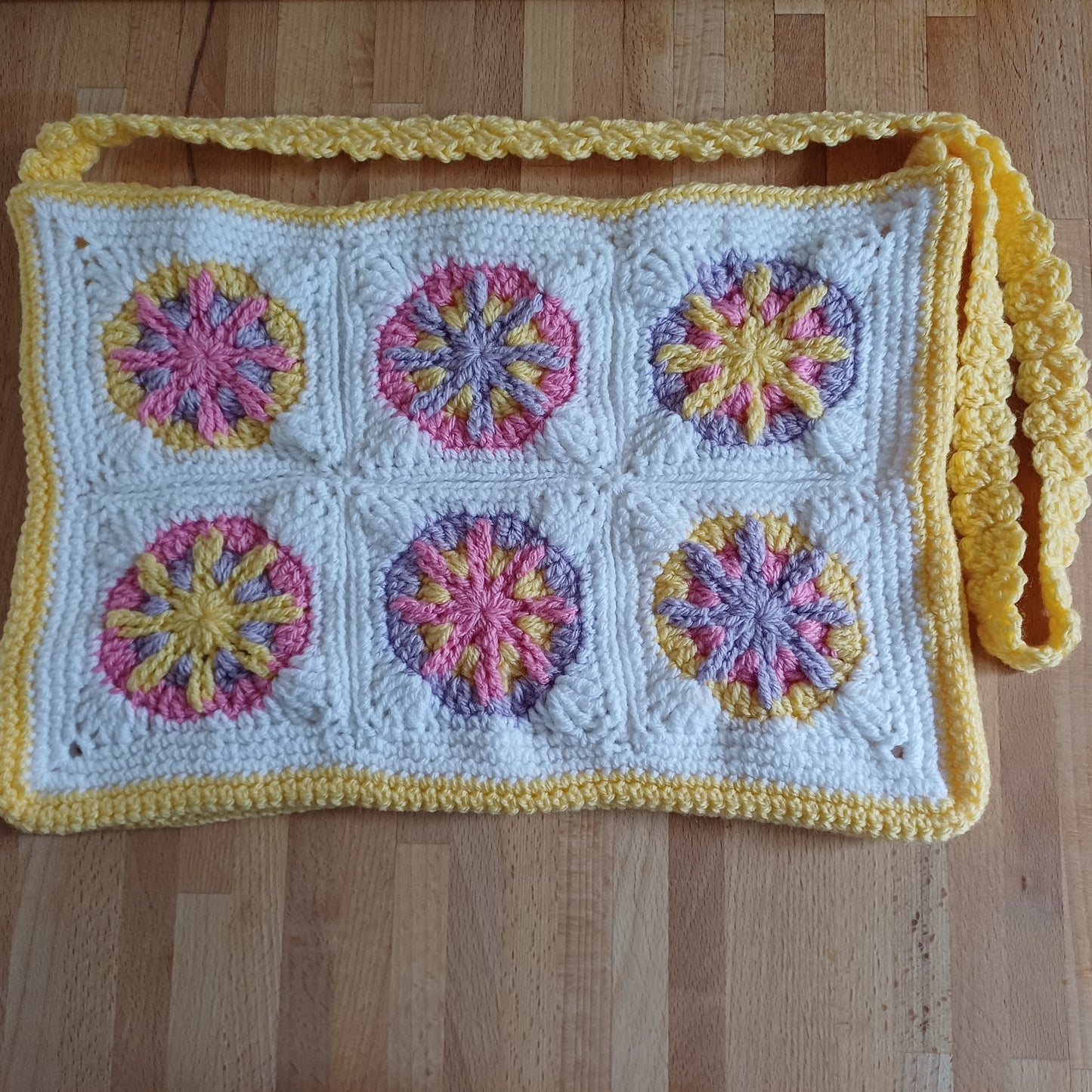 Grand sac bandoulière jaune, violet et rose