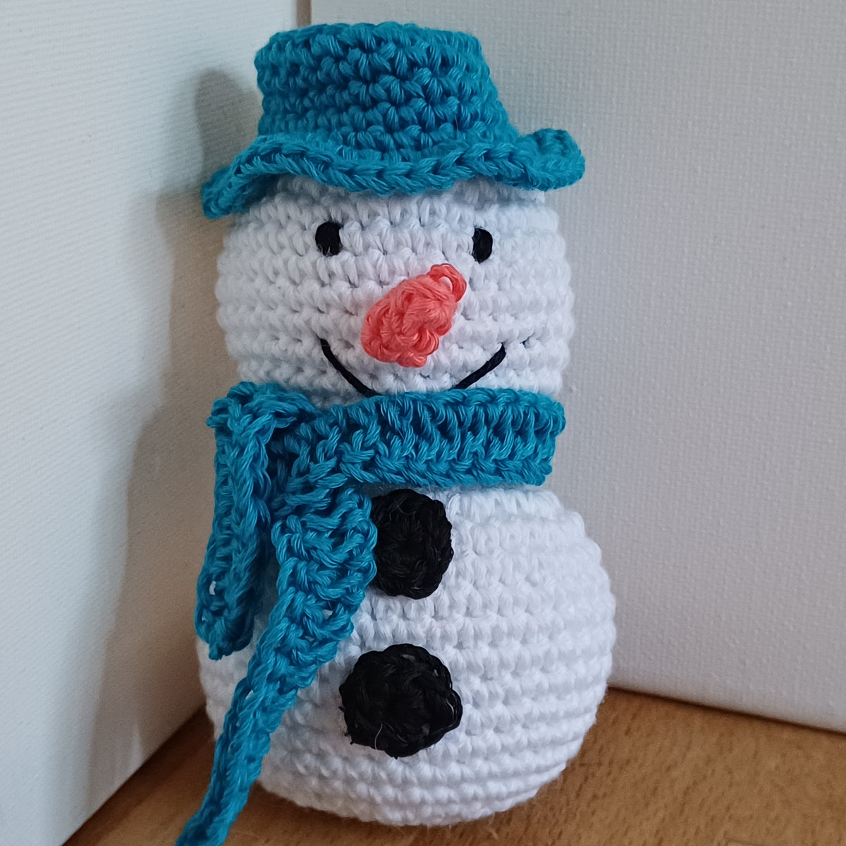 Petit bonhomme de neige bleu