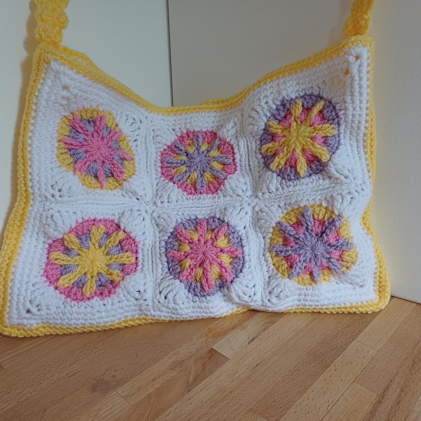 Grand sac bandoulière jaune, violet et rose