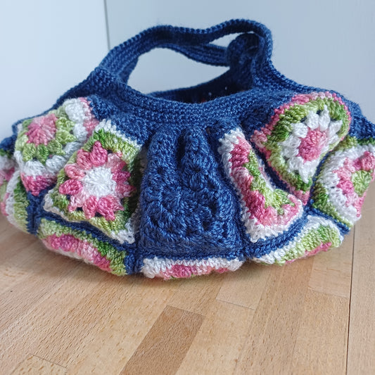 Panier bleu fleuri