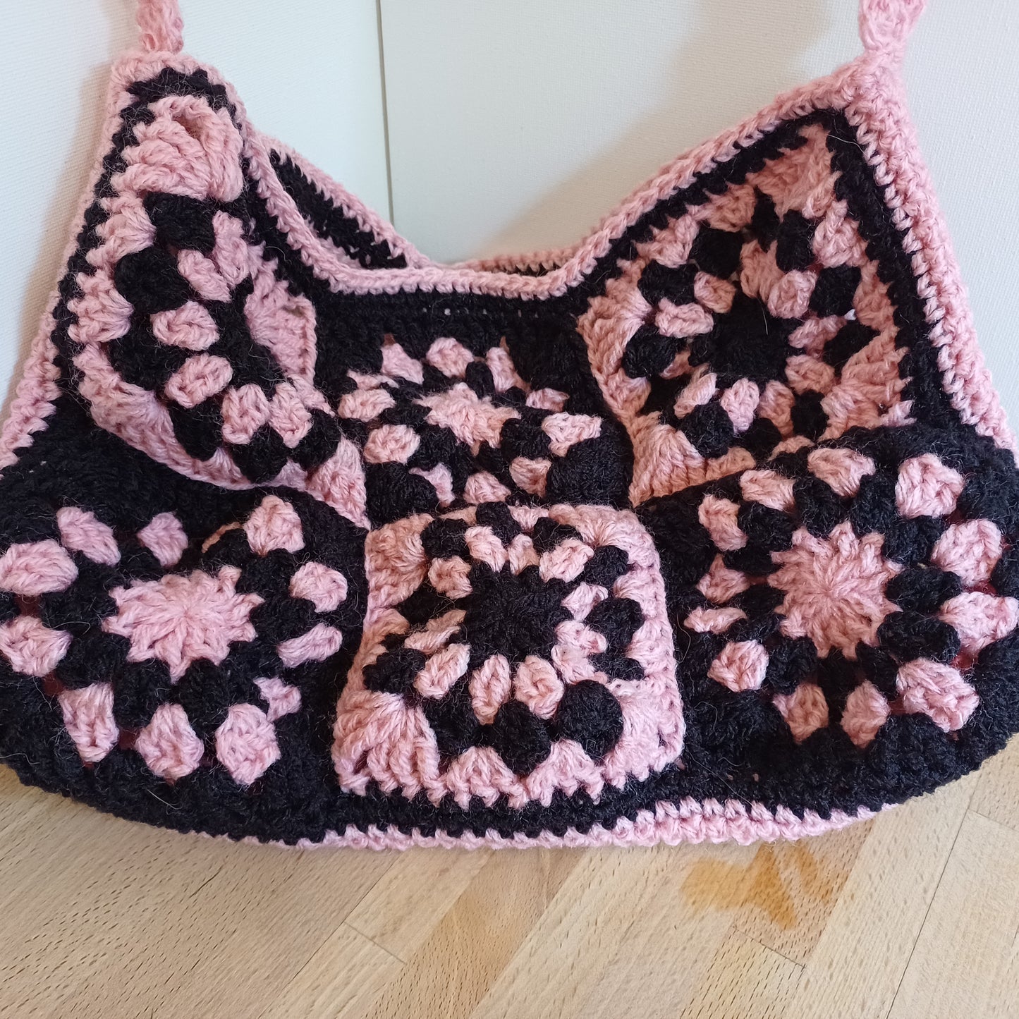 Grand sac bandoulière rose et noir