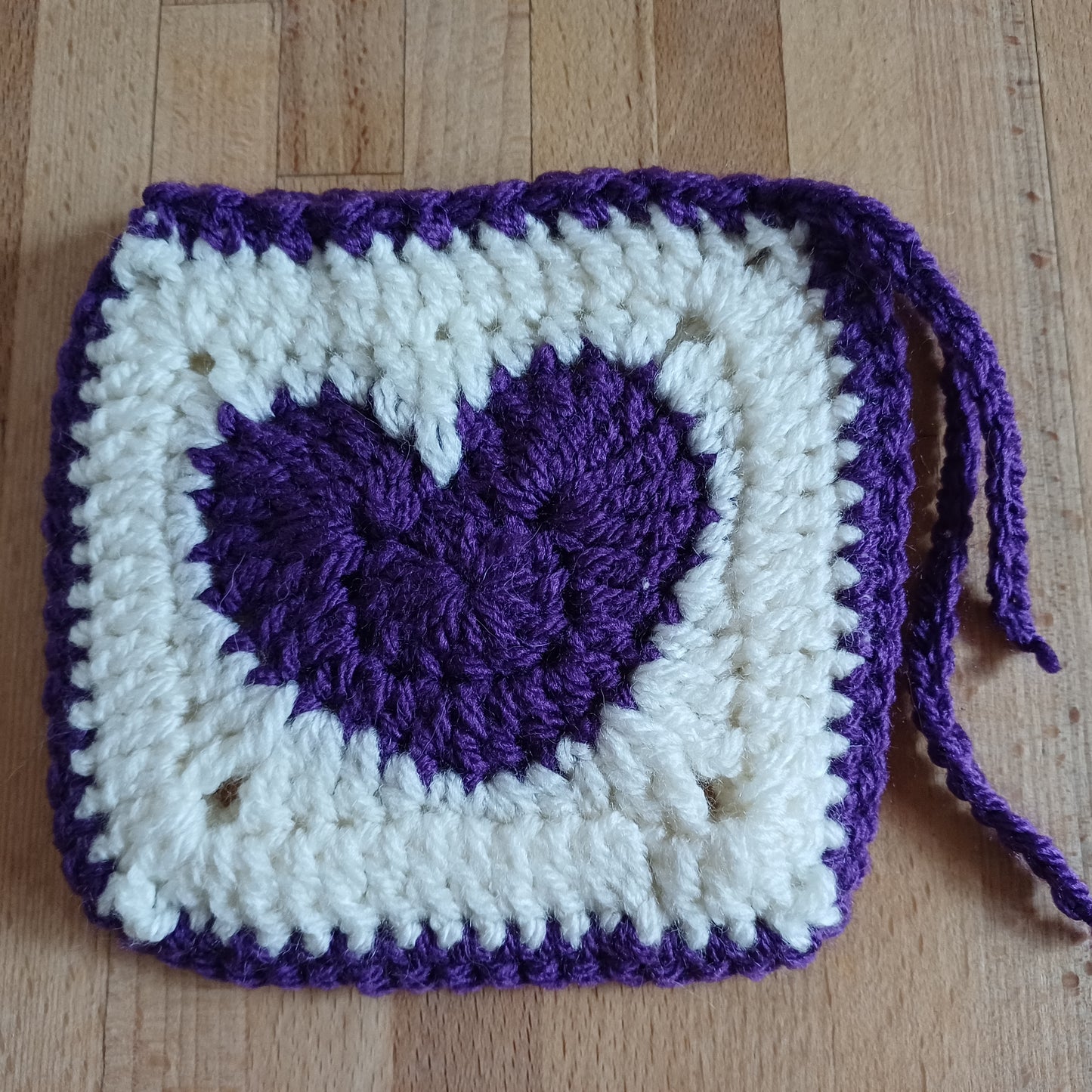 Pochon granny coeur violet.