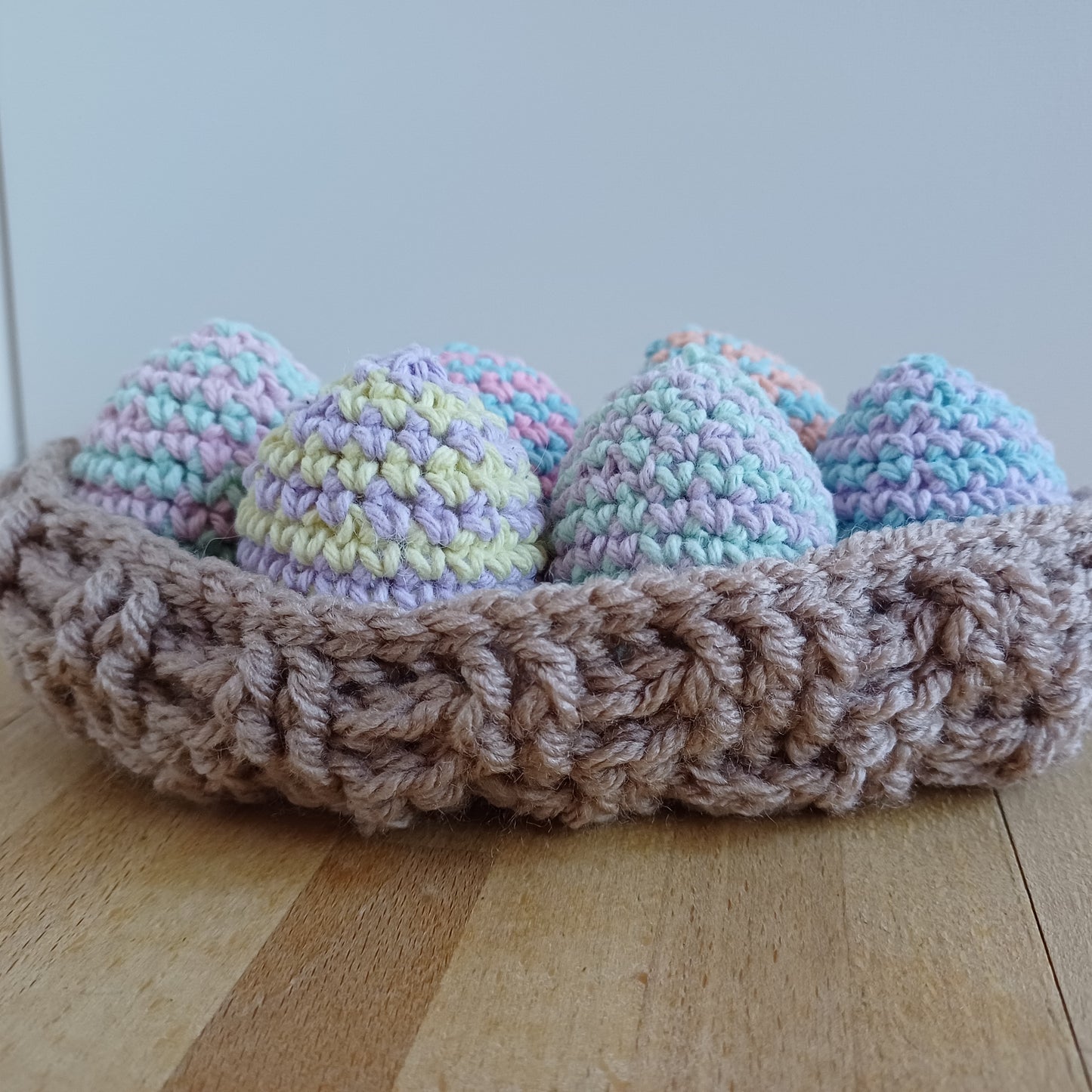 Panier oeufs de Pâques pastel