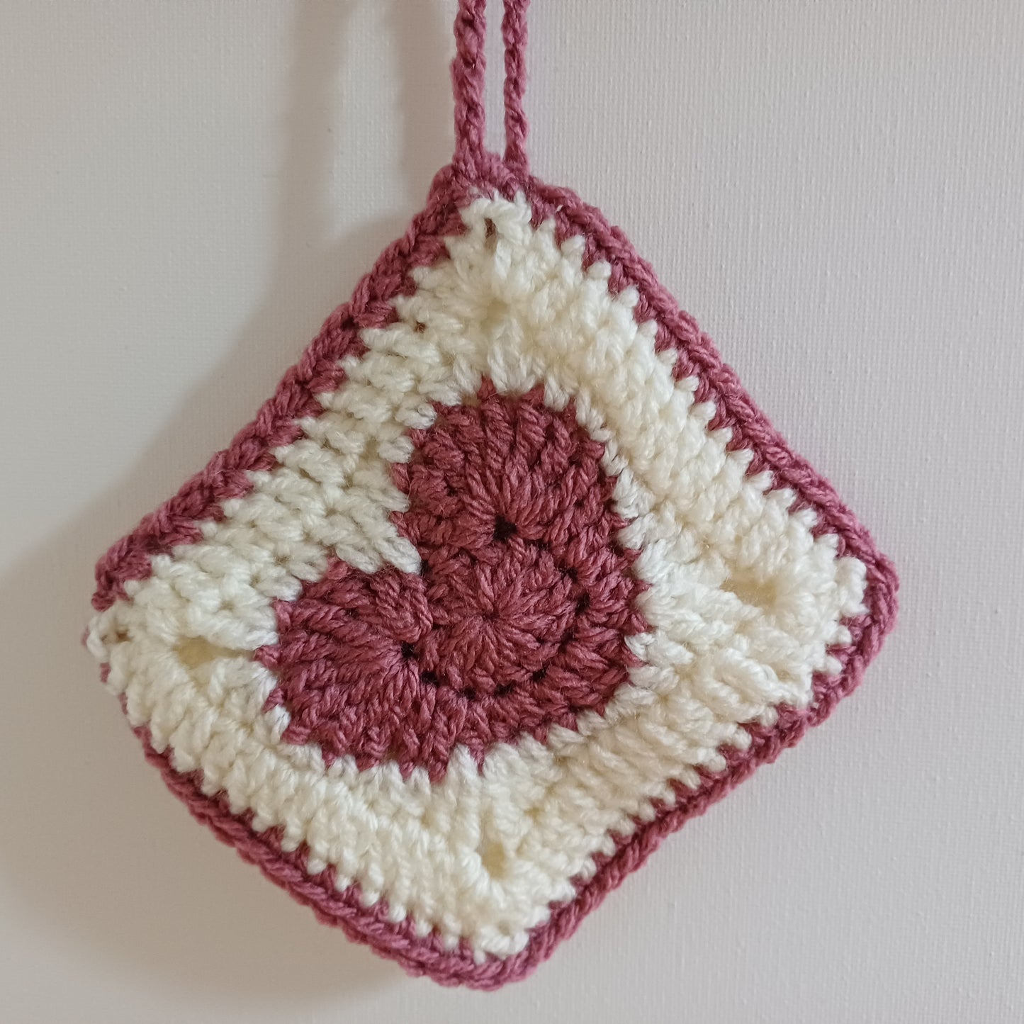 Pochon granny coeur rose foncé