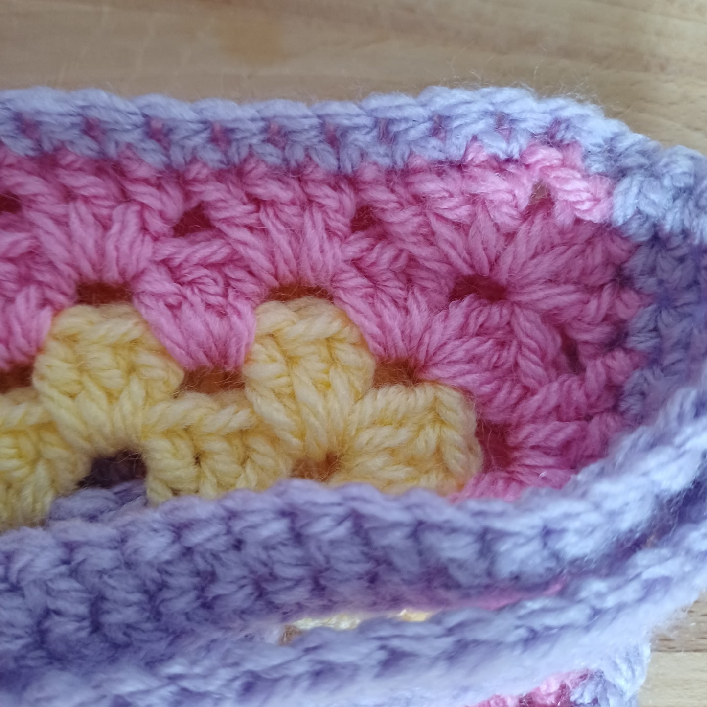 Tote bag jaune, violet et rose