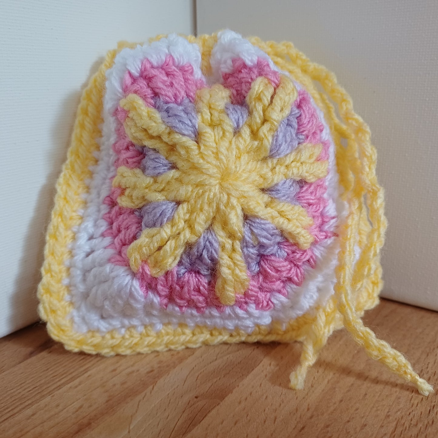 Pochon granny jaune, violet et rose