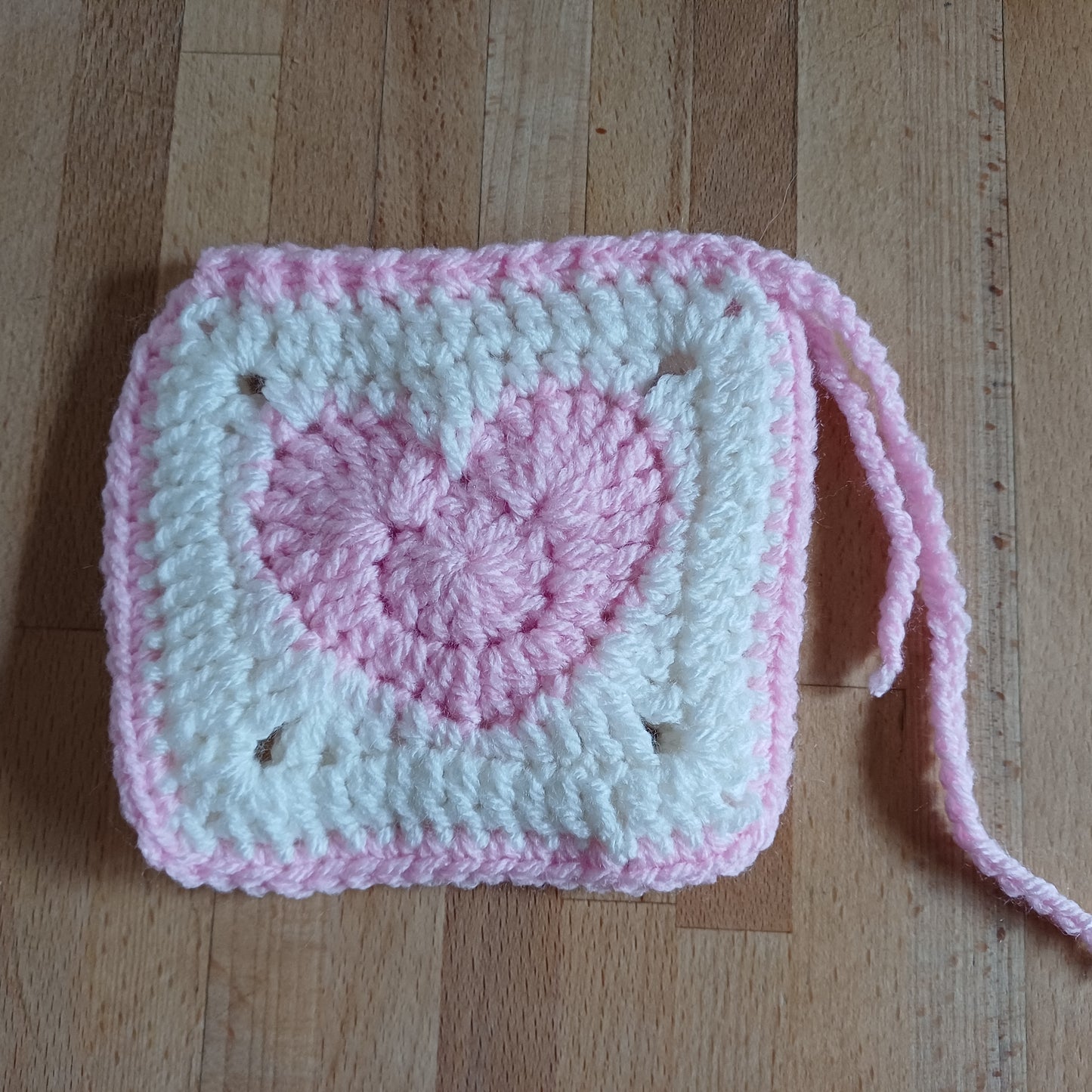 Pochon granny coeur rose pastel