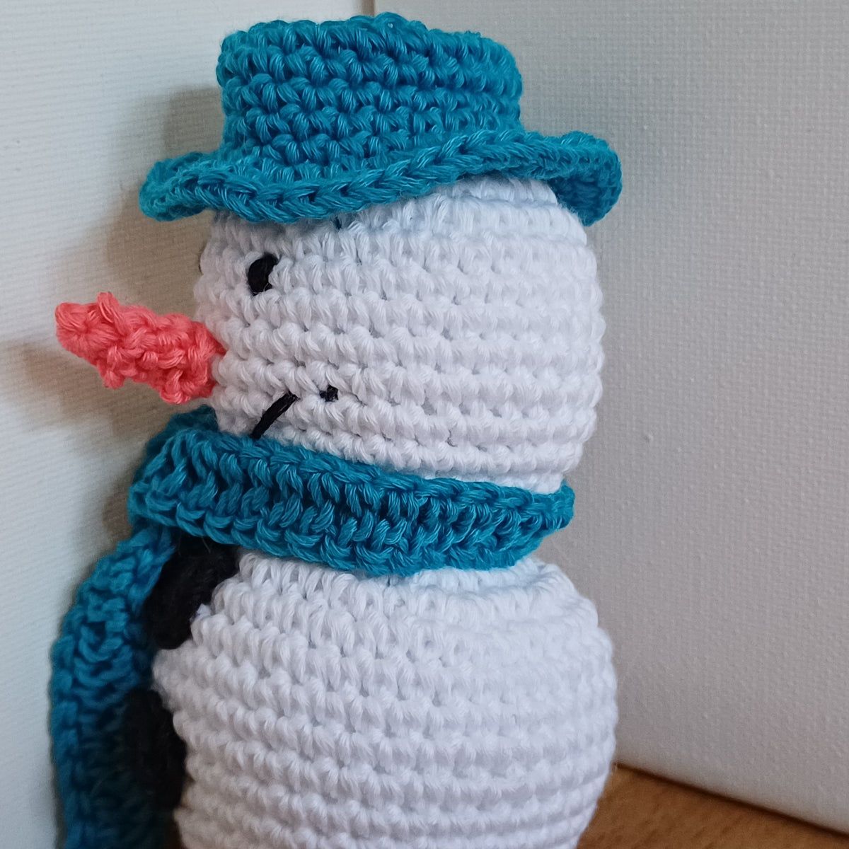 Petit bonhomme de neige bleu
