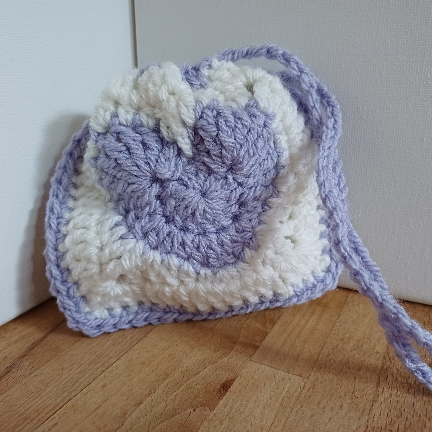 Pochon granny coeur mauve.