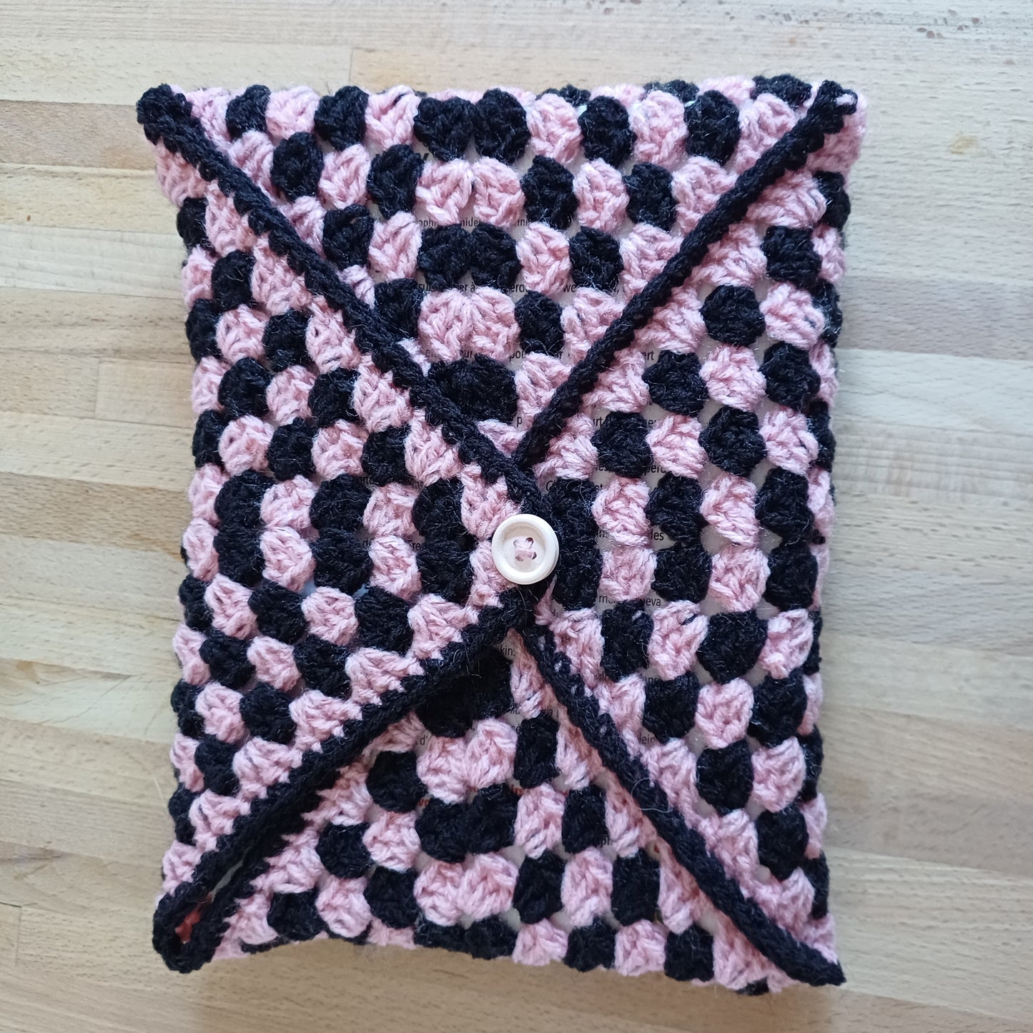 Pochette enveloppe pour livre rose et noire