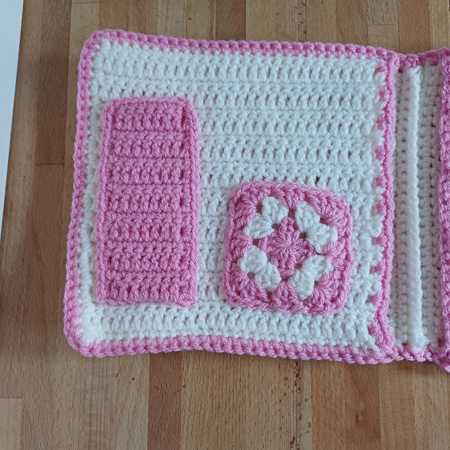 Etui pour carnet avec rangements rose et blanc