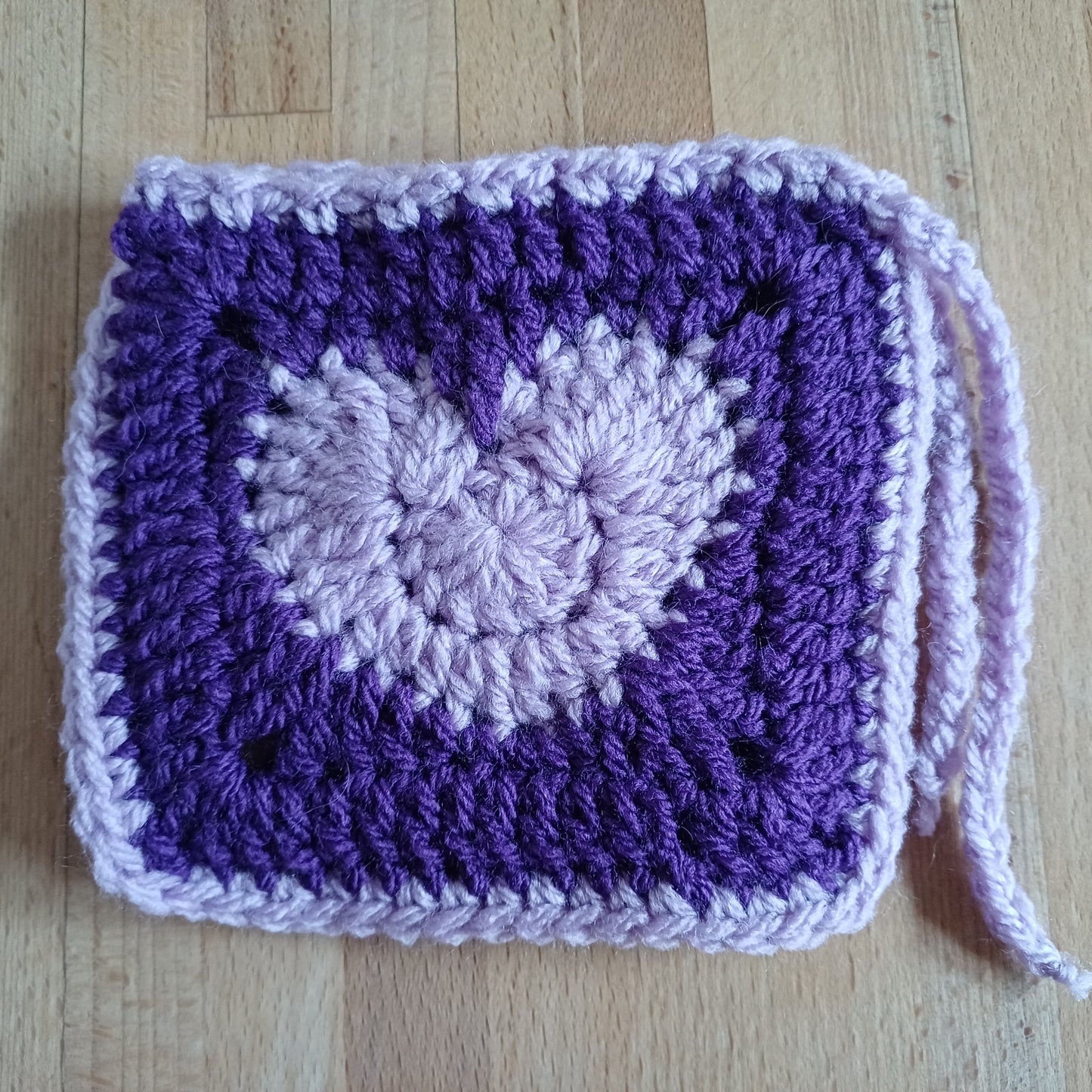 Pochon granny coeur duo de violet.