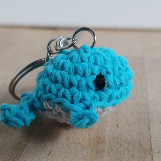 Porte-clés mini baleine bleu ciel