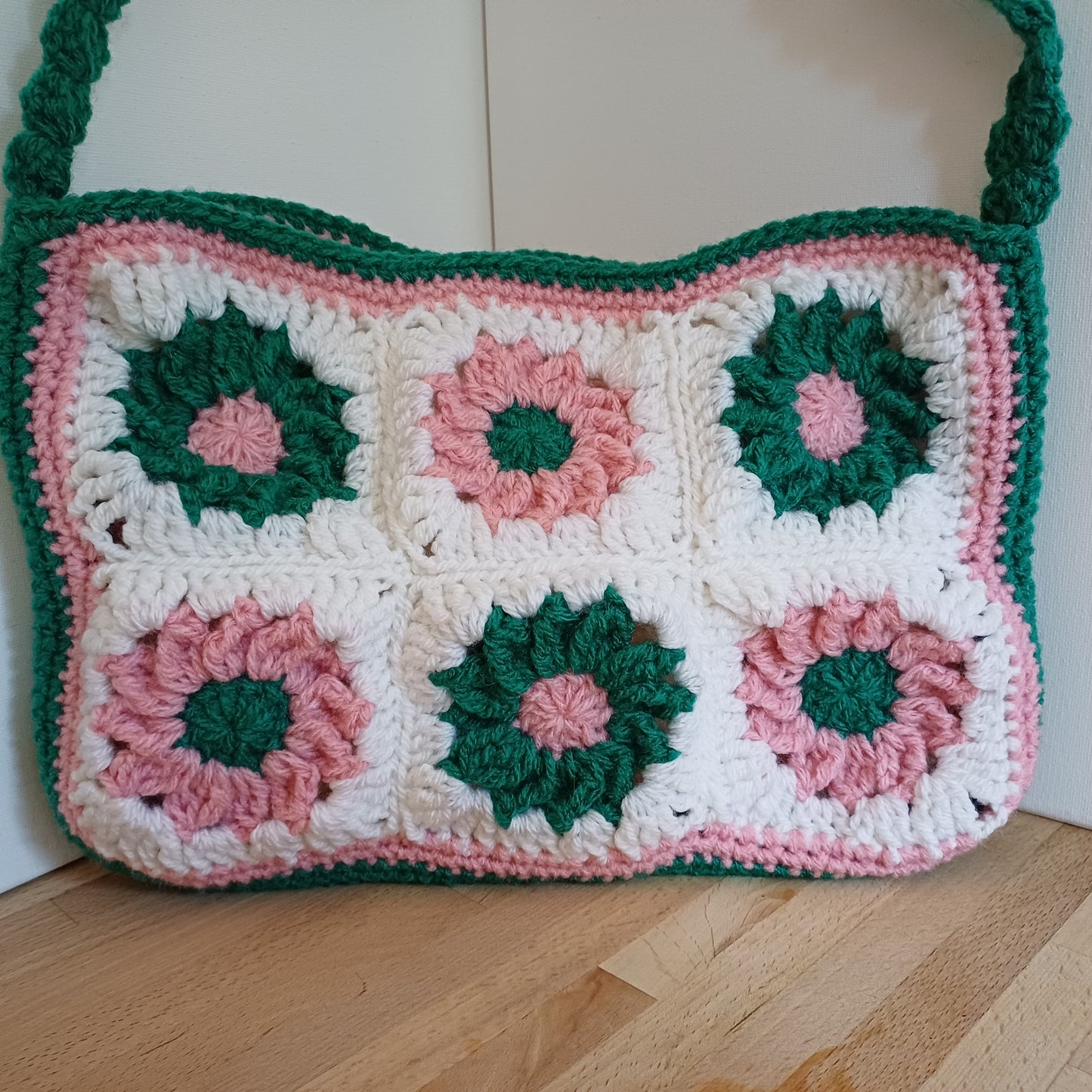 Grand sac bandoulière vert foncé et rose
