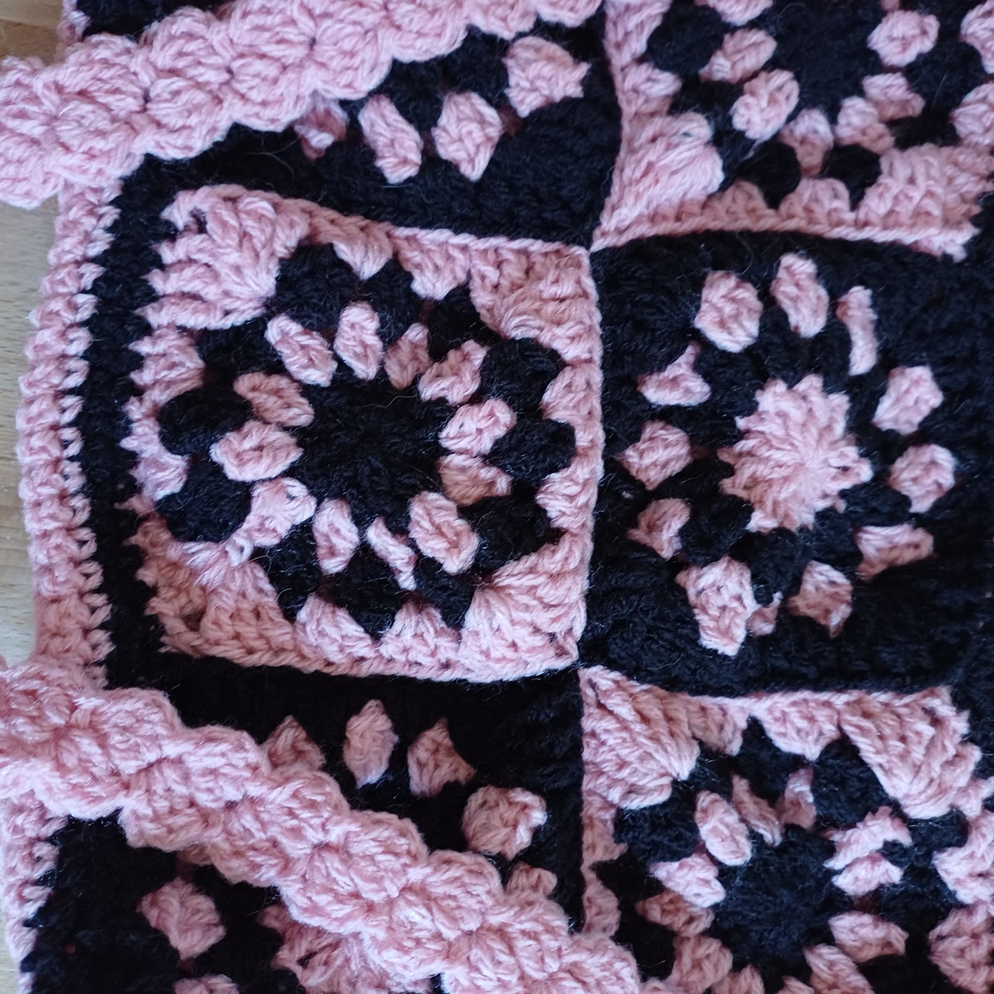 Grand sac bandoulière rose et noir