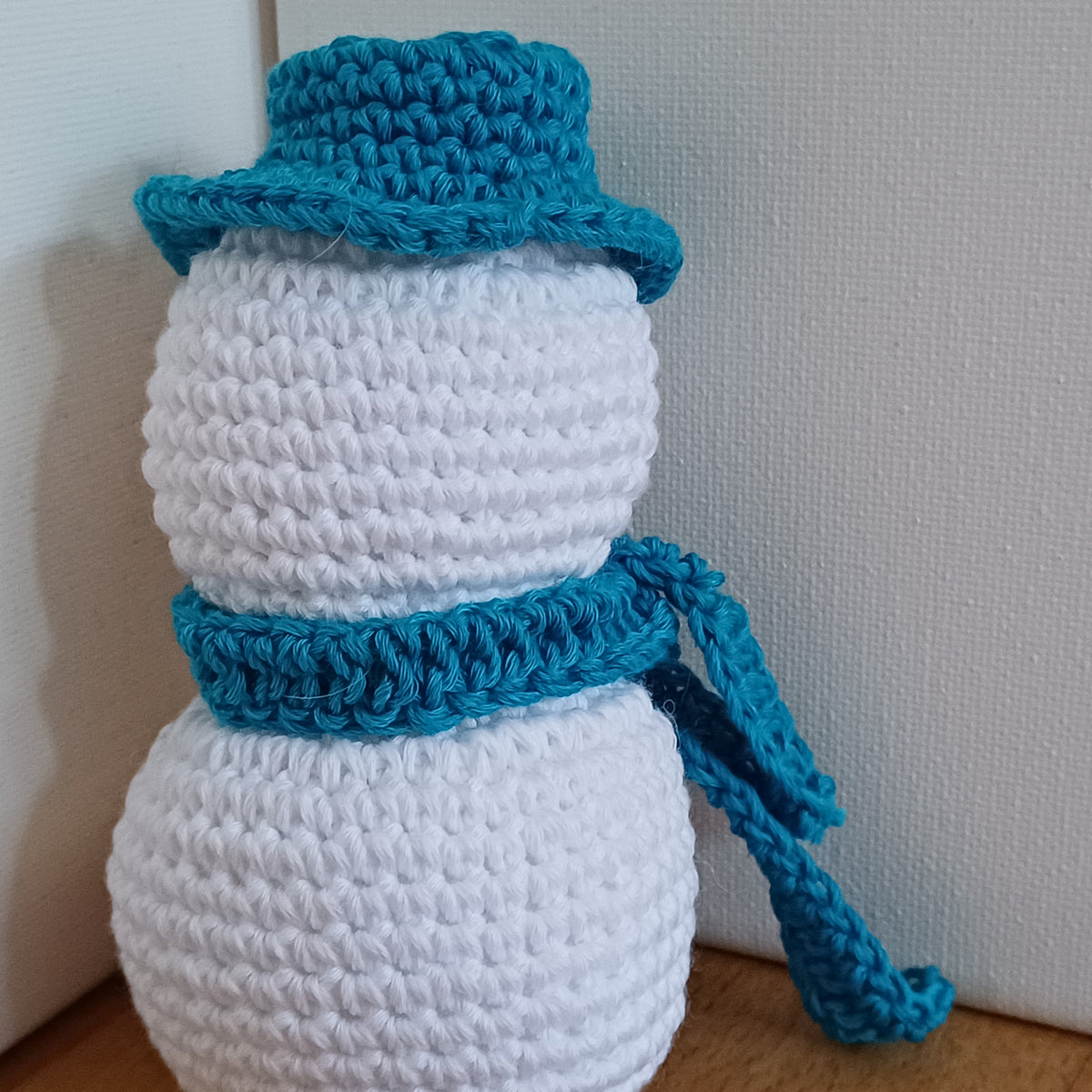 Petit bonhomme de neige bleu