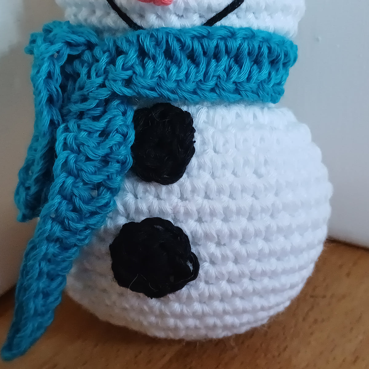 Petit bonhomme de neige bleu