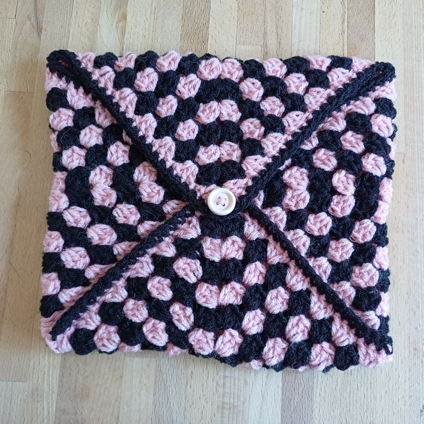 Pochette enveloppe pour livre rose et noire