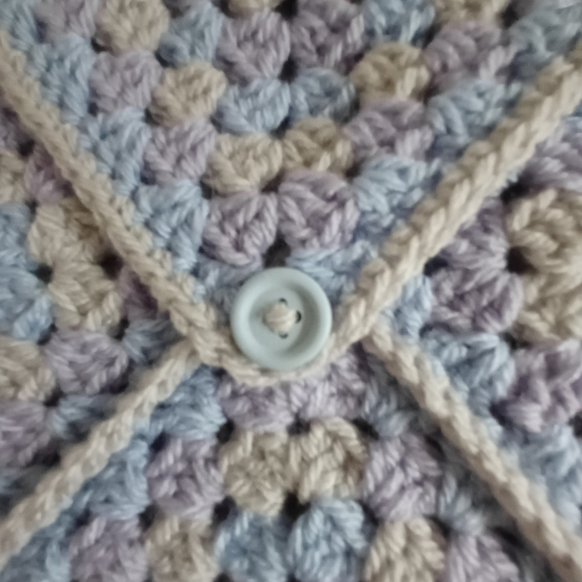 Pochette enveloppe pour livre gris, mauve et bleu pastel