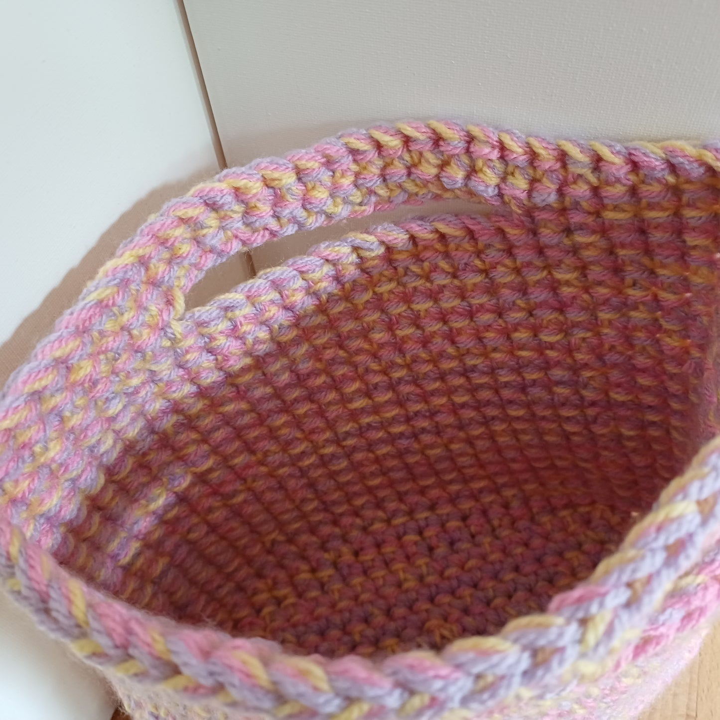 Panier sac multicolore jaune, violet et rose