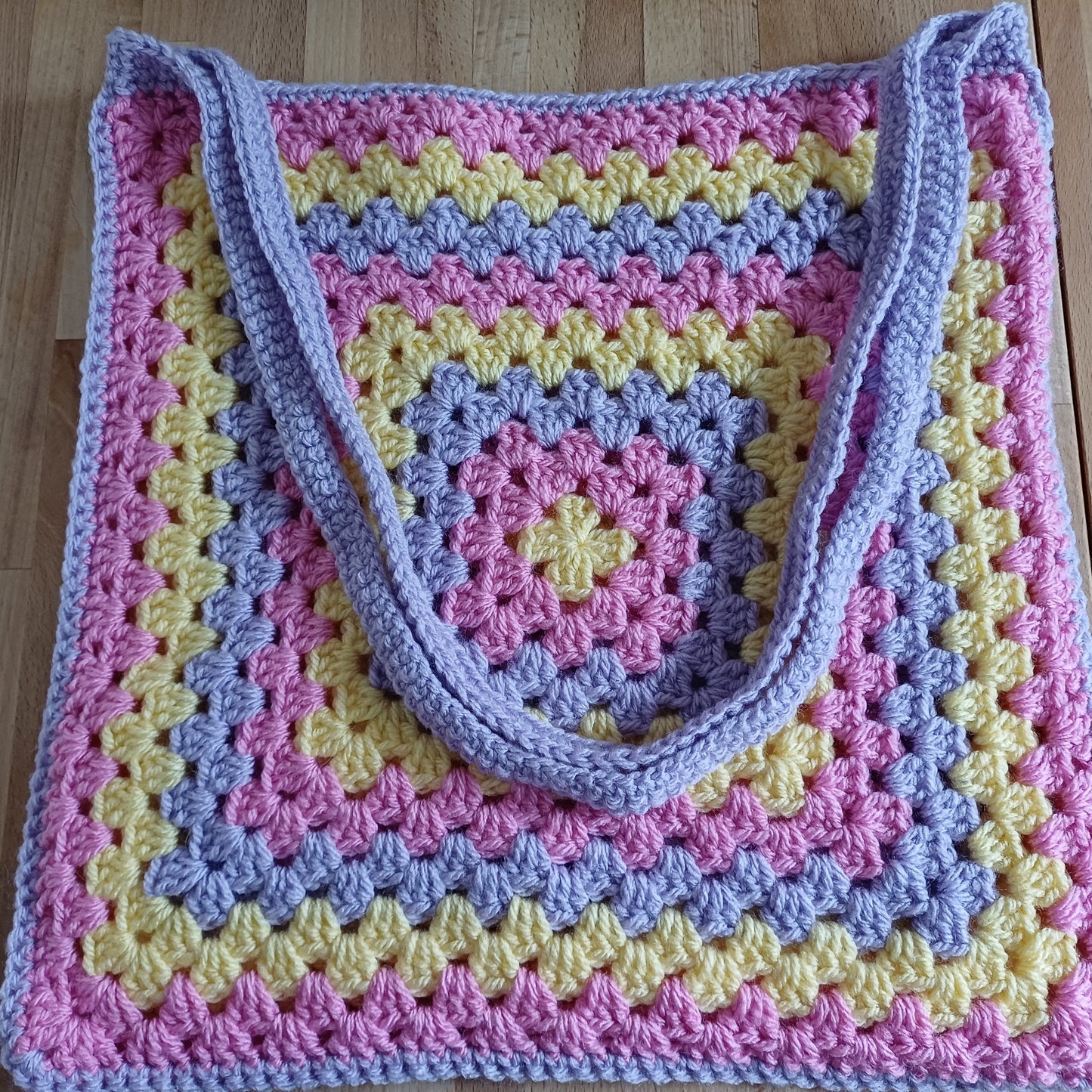 Tote bag jaune, violet et rose