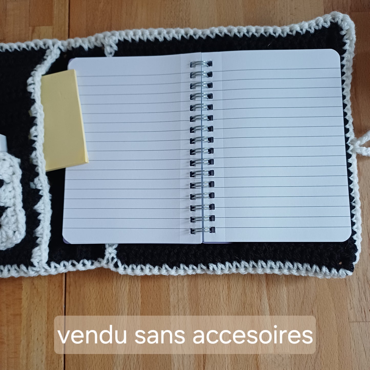 Etui pour carnet avec rangements noir et blanc