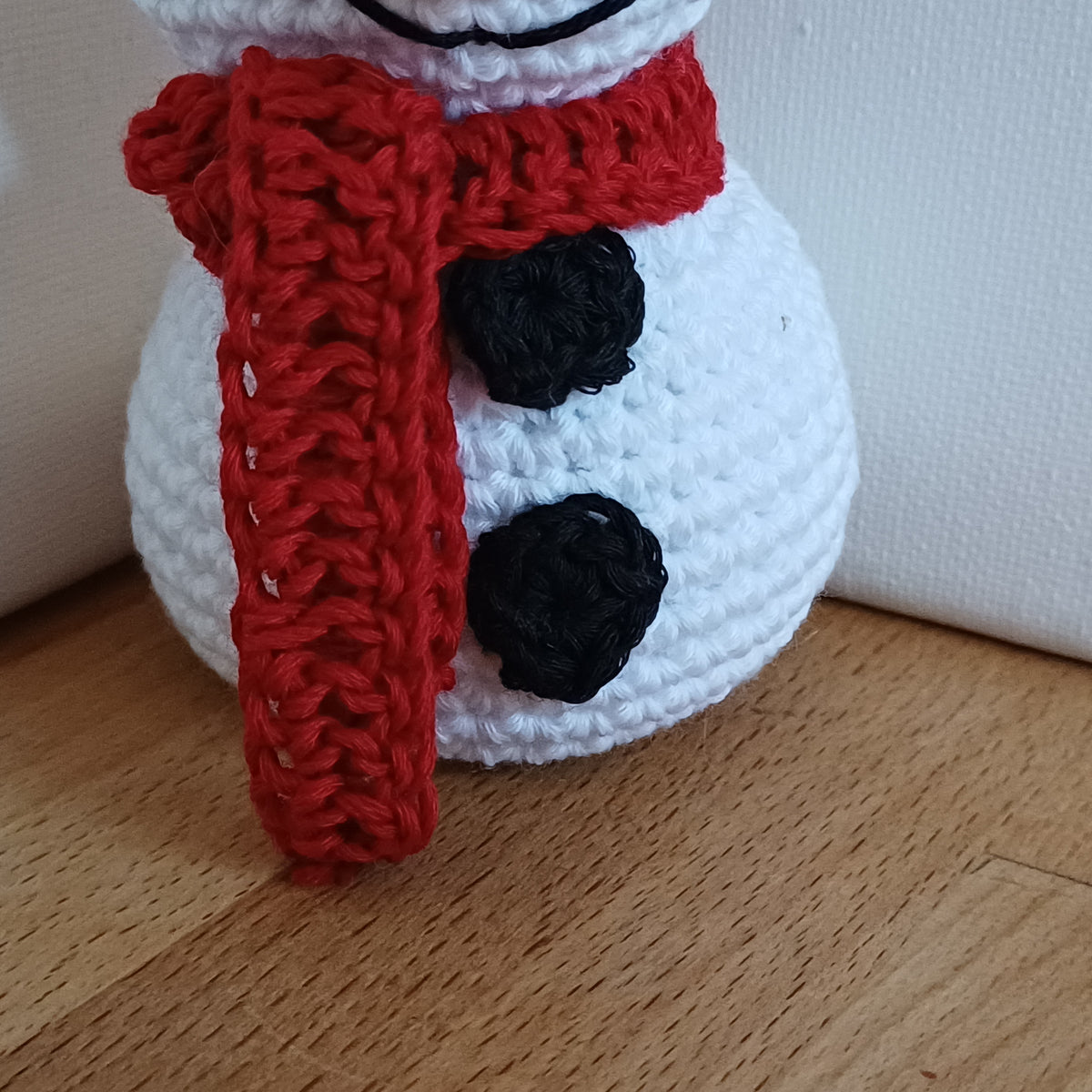 Petit bonhomme de neige rouge