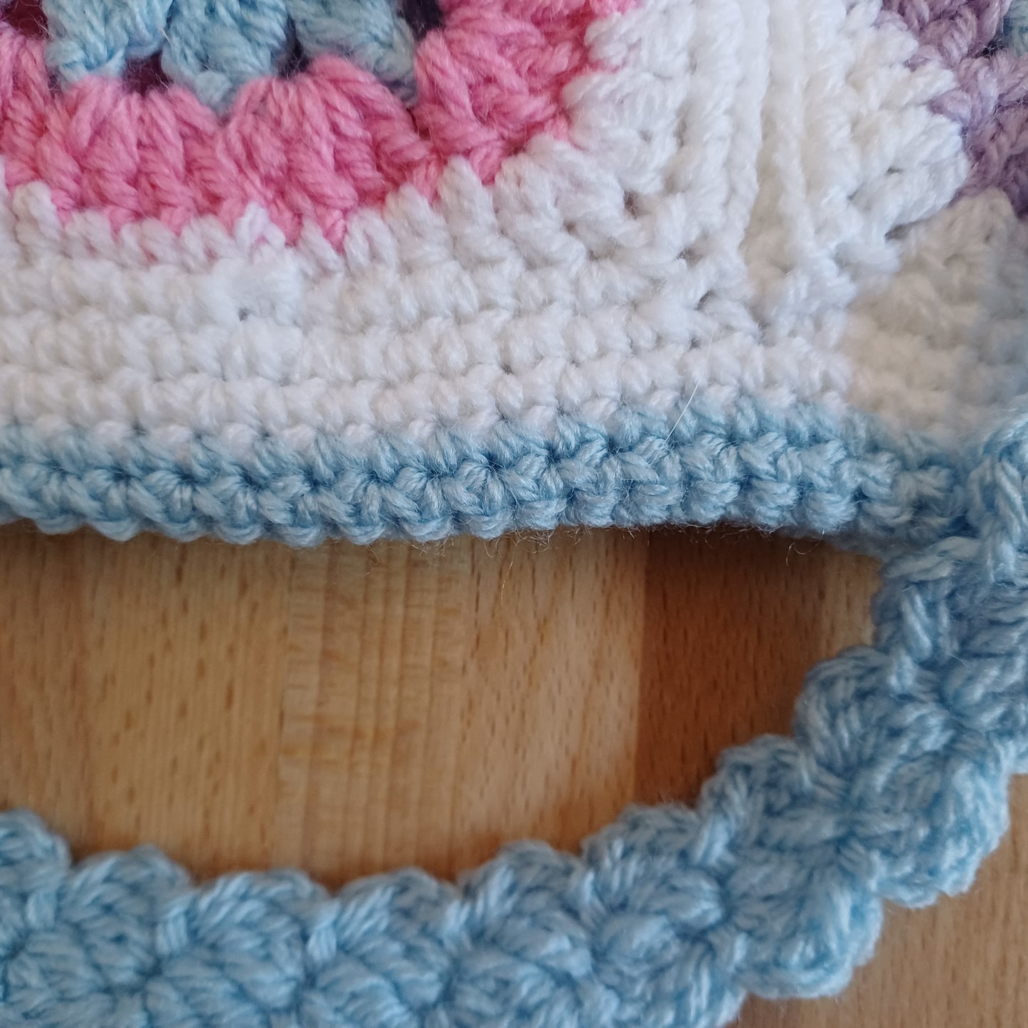 Grand sac bandoulière bleu, violet et rose