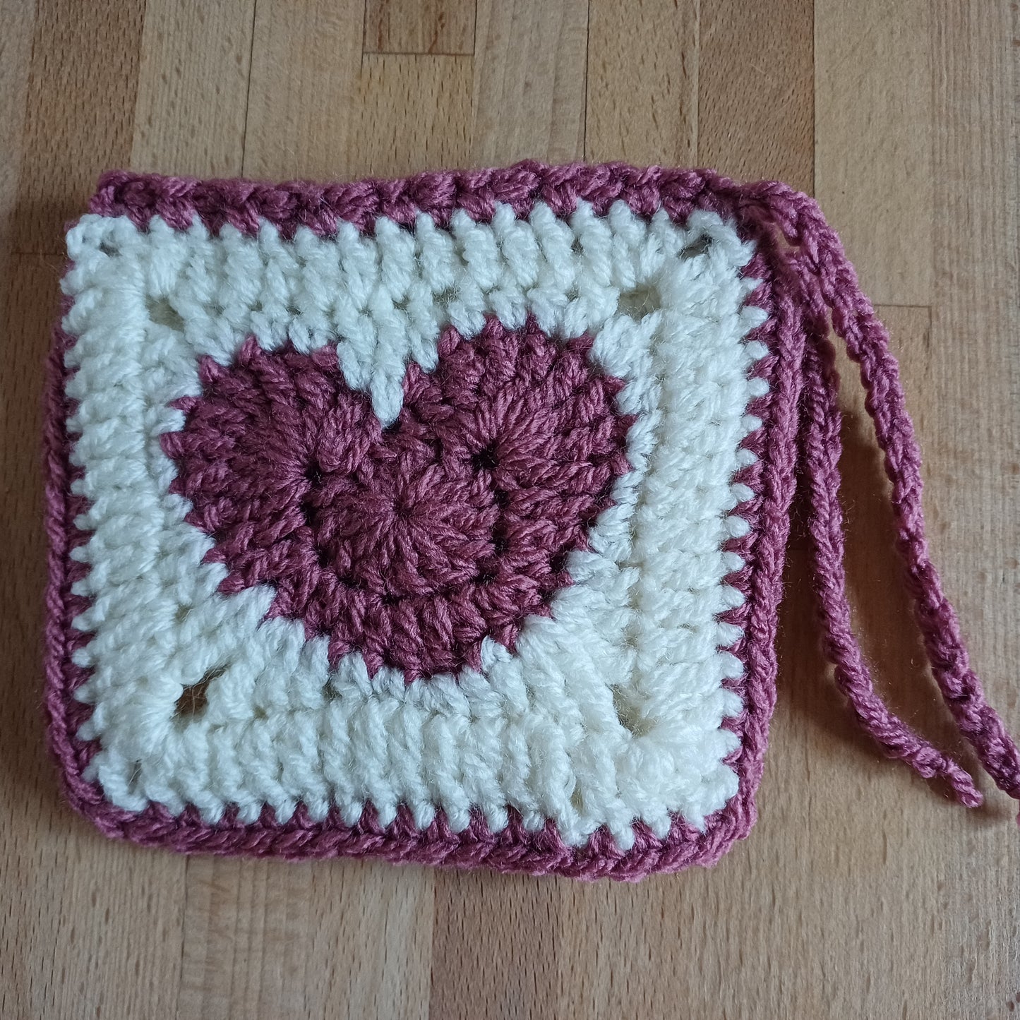 Pochon granny coeur rose foncé