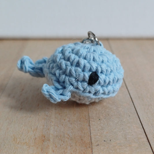 Porte-clés mini baleine bleu gris